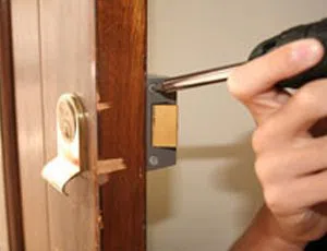 Locksmith Store Los Angeles, CA 310-844-9253 - change-locks-service